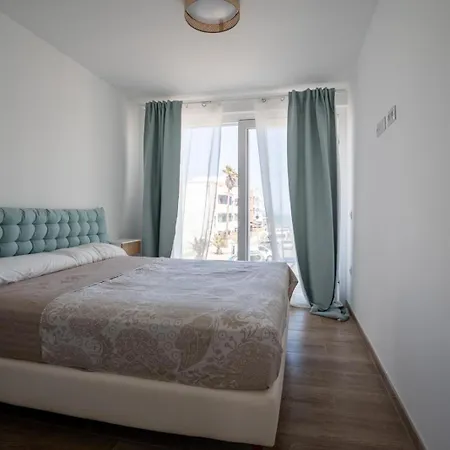 L'aura Sunset Apartment *